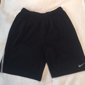 ❗️NIKE Men black athletic shorts gray trim 💯